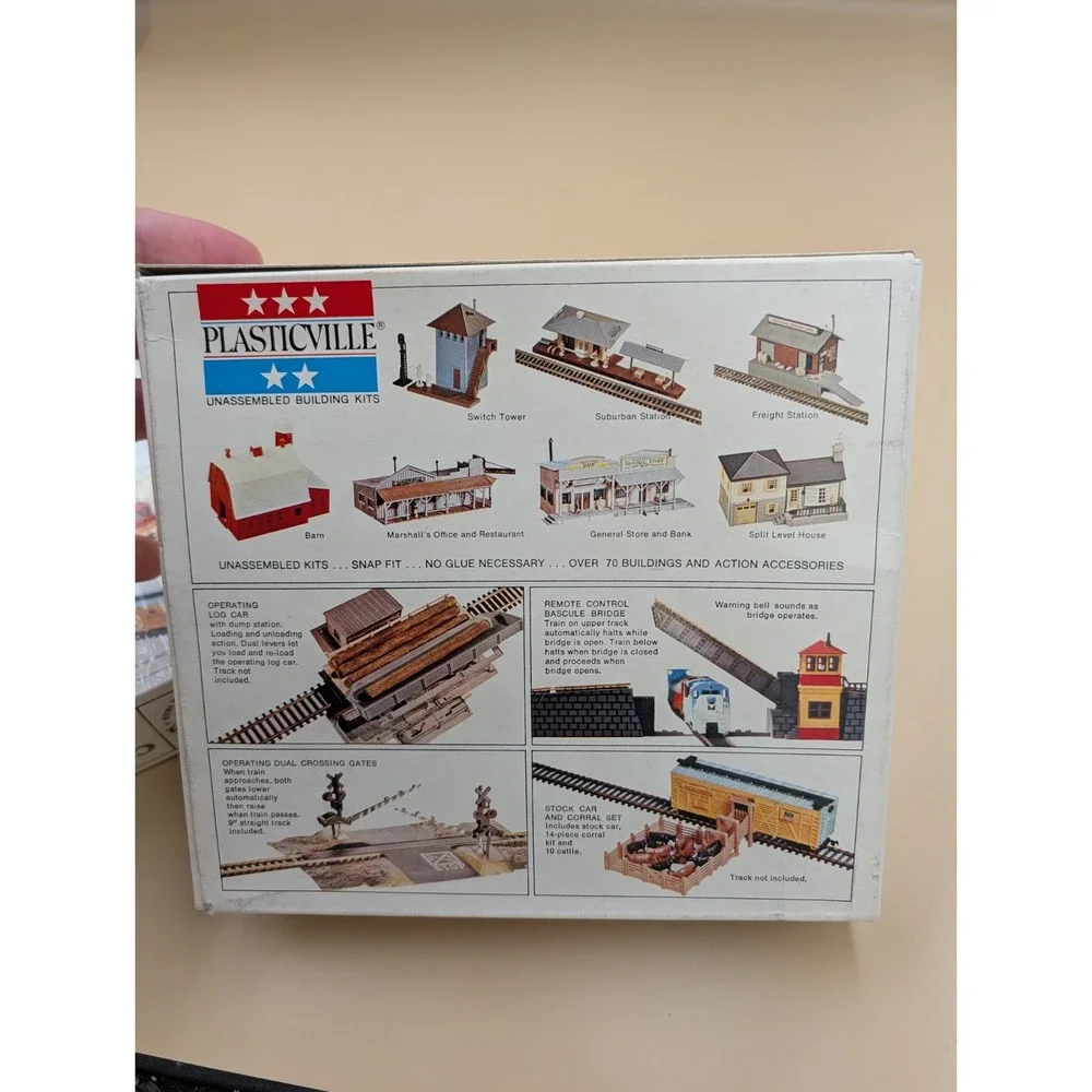 Bachmann HO Lot 2 #1428 Operating Caboose Pick-Platform & #1434 Cattle Crossing